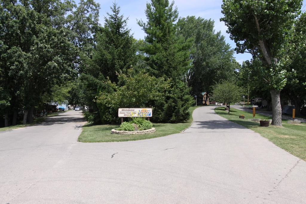 Lakeland Rv Campground Cottage 15 Edgerton Exterior photo